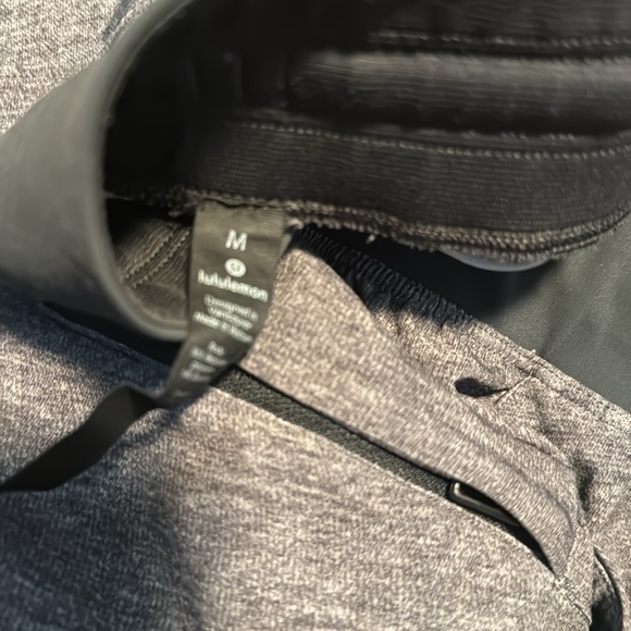 Lululemon T.H.E. Short *Luxtreme Liner 11”
Heathered Texture Printed Grey - Picture 5 of 5